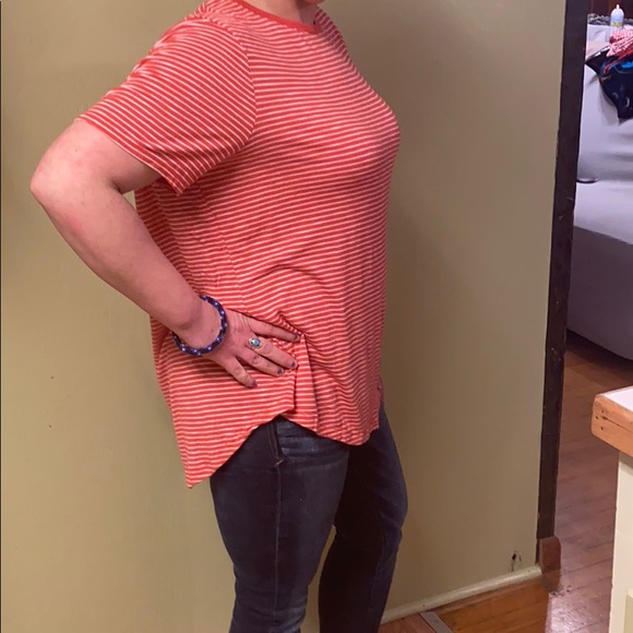 Old Navy Tee Shirt - Picture 3 of 4